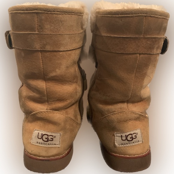 UGG Winter Boots (Size: Big Kids 4) - Picture 4 of 8